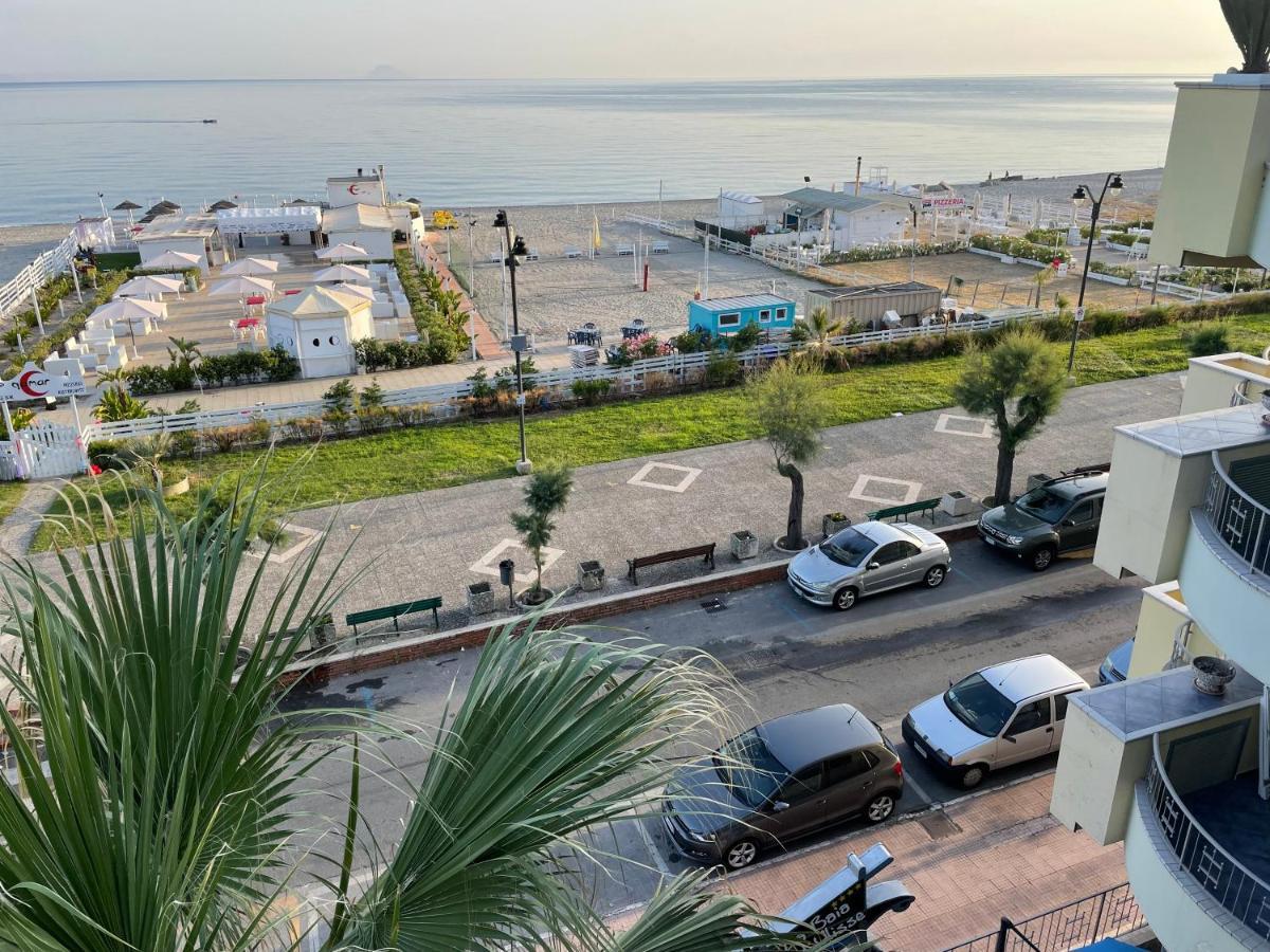 La Baia Di Ulisse Villa Venetico Bagian luar foto