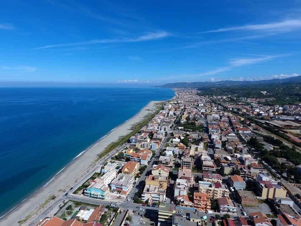 La Baia Di Ulisse Villa Venetico Bagian luar foto